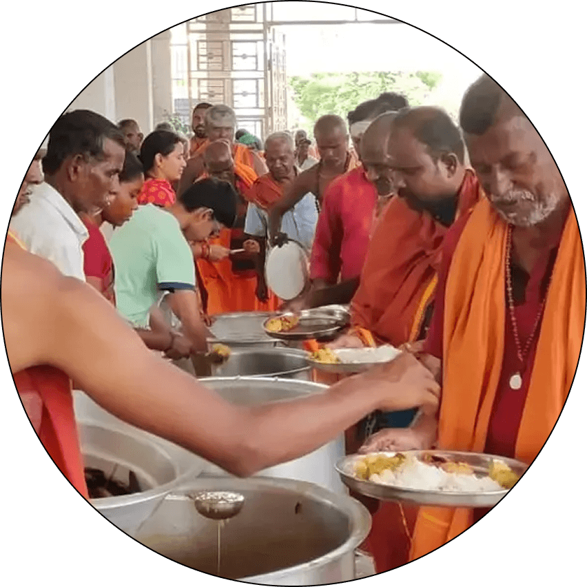 Volunteers serving Annadhanam to devotees